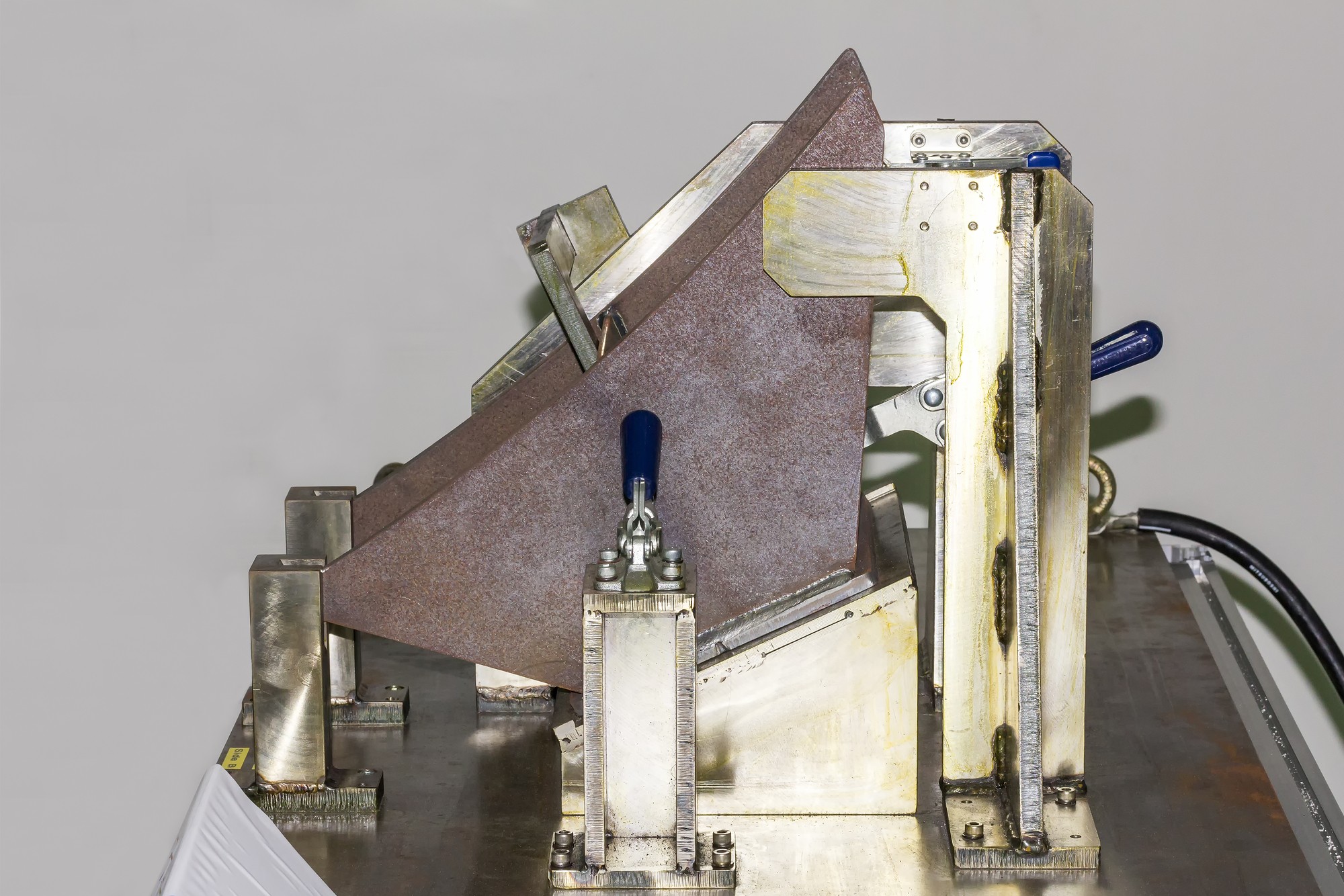 jig fixture with manual quick clamp for robot welding